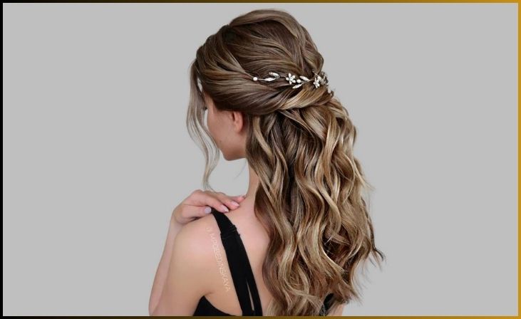 Elegant Prom Hairstyles For Curly Hair